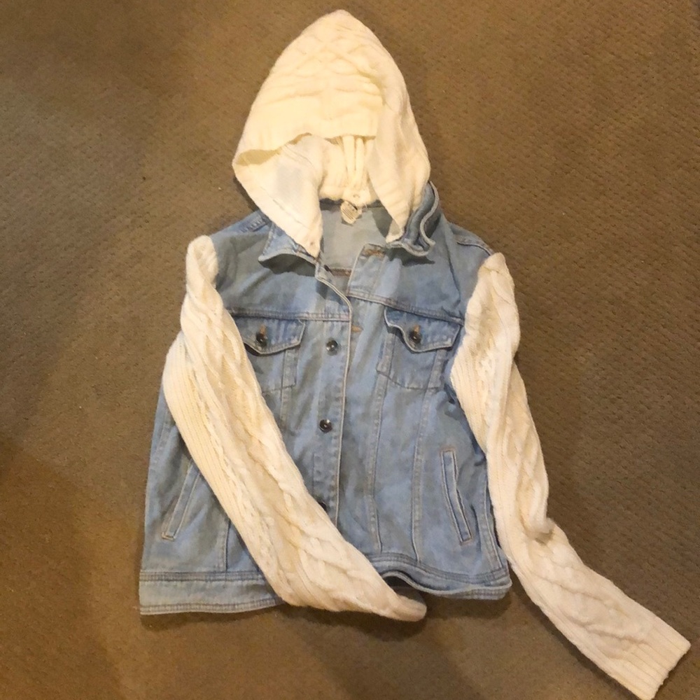 Jean jacket with sweater sleeves